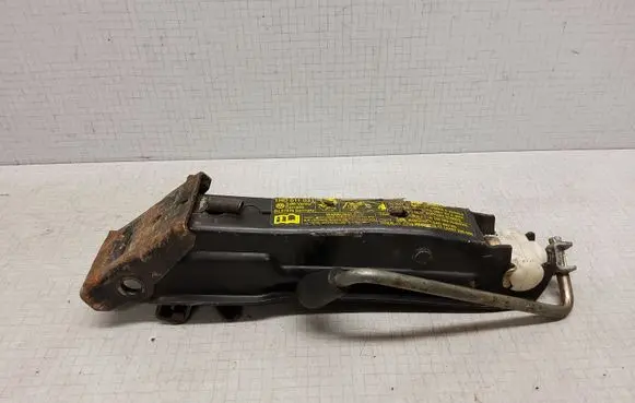 Volkswagen Vento Lift Jack 1H0011031