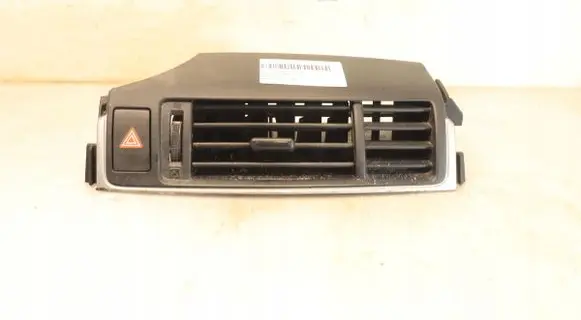Toyota Corolla Verso AR10 Dashboard air vent grill cover trim 