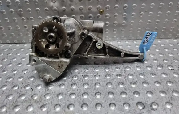 Mercedes-Benz S W221 Oil pump A2731800101