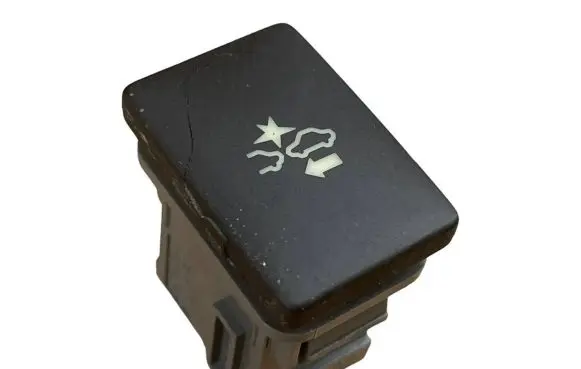 Toyota Auris E180 Other switches/knobs/shifts 15B424
