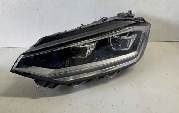 Volkswagen Golf Sportsvan Headlight/headlamp 517941081A