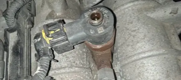 Alfa Romeo 159 Fuel injector 0445110243
