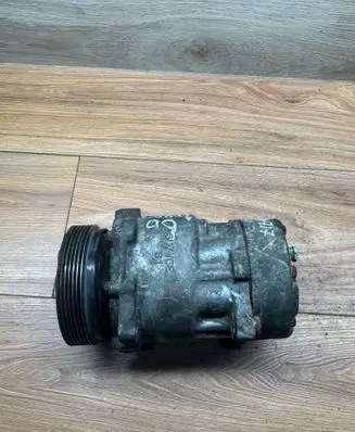 Volkswagen Caddy Air conditioning (A/C) compressor (pump) 7H0820803F