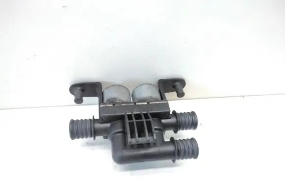 BMW X5 E53 Coolant heater control valve 6906652 64116906652