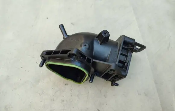 Volkswagen Golf V Engine coolant pipe/hose 03C129721B