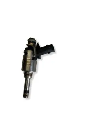 Hyundai Tucson TL Fuel injector 353102B370