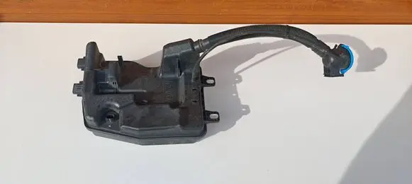 BMW 1 F40 Windshield washer fluid reservoir/tank 7453970 11115710 6166