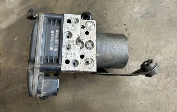 BMW 5 E60 E61 ABS Pump 6783362 6783360 6783262