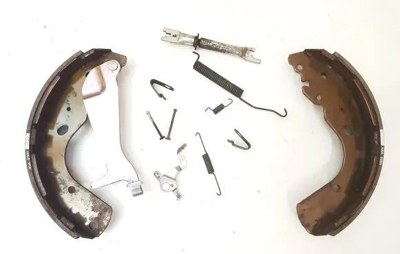 Ford Ranger Handbrake/parking brake pads 1454551