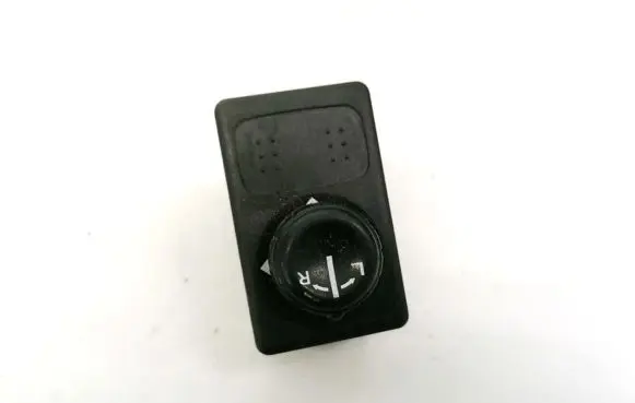 Nissan Almera Tino Wing mirror switch