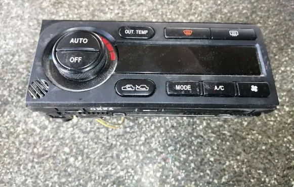 Subaru Outback Climate control unit 72311AE160 3P26034700