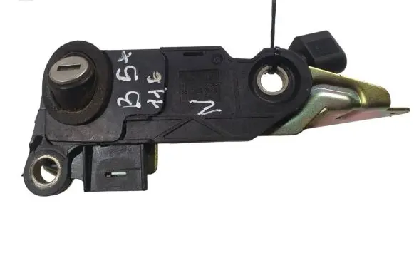 Volkswagen PASSAT B5.5 Tailgate exterior lock 3B9827297A