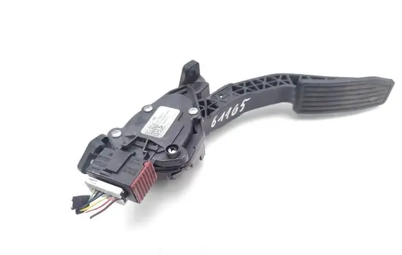 Chevrolet Colorado Accelerator throttle pedal 84317851 6PV933902 6PV933902-83