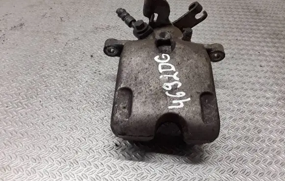 Opel Insignia A Rear brake caliper