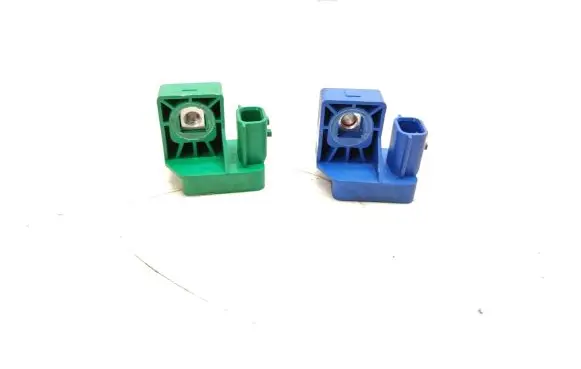 Renault Laguna III Airbag deployment crash/impact sensor 477030002 477030001