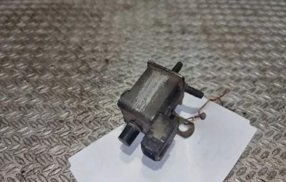 Volkswagen II LT Turbo solenoid valve 028906283A