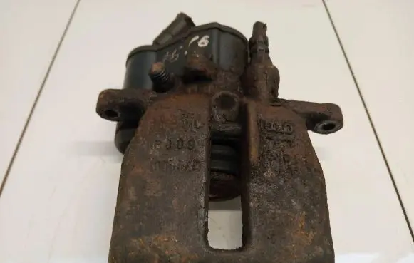 Audi A6 S6 C6 4F Rear brake caliper