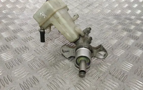 Opel Vectra C Master brake cylinder 320670692 2721