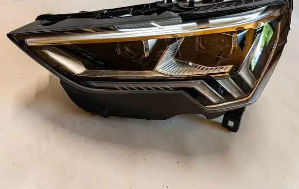 Audi Q3 F3 Headlight/headlamp 83A941035
