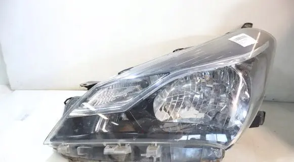 Toyota Yaris XP210 Headlight/headlamp