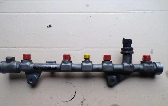 Renault Megane III Fuel main line pipe 800750048