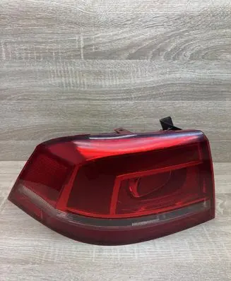 Volkswagen PASSAT B7 Rear/tail lights 3AE945095C 3AE945257