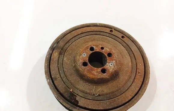Opel Zafira B Crankshaft pulley 5519630 55196301