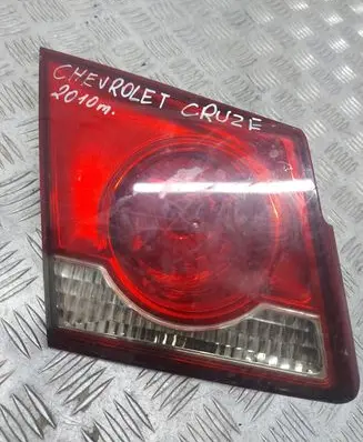 Chevrolet Cruze Tailgate rear/tail lights