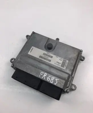 Volvo S40 Engine control unit/module P30743102