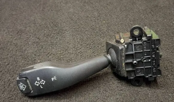 BMW 5 E39 Indicator stalk 8363668 8363668K 01104010