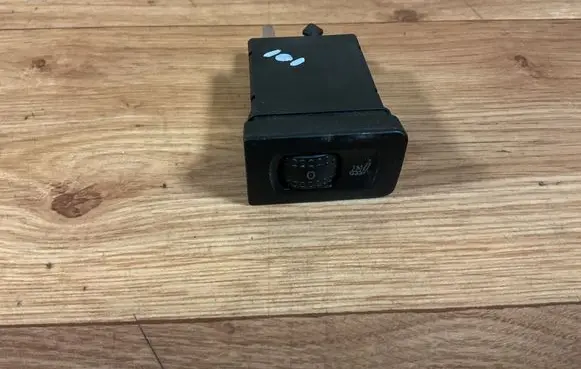 Volkswagen Golf IV Seat heating switch 1J0963564B