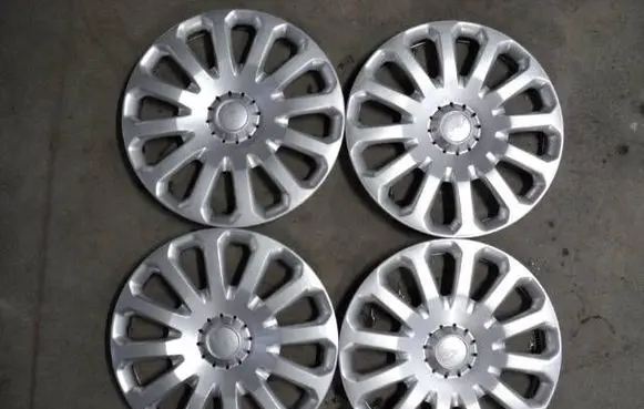 Ford Fiesta R14 wheel hub/cap/trim 8V21-1130-JB