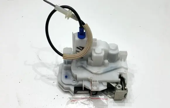 Fiat Doblo Front door lock 519750790