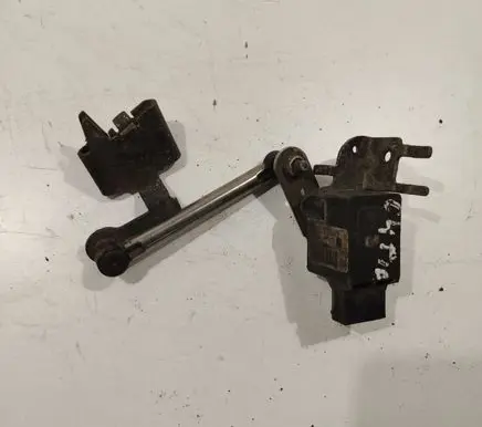 Headlight/headlamp level sensor