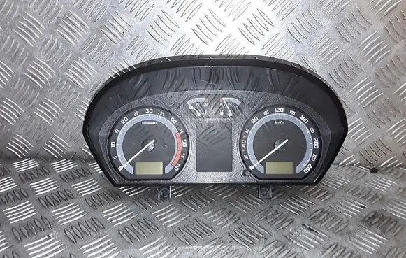 Speedometer (instrument cluster)