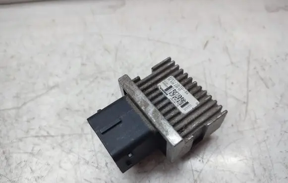 Peugeot 508 RXH Glow plug pre-heat relay 9663824880
