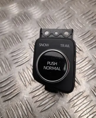 Toyota Yaris Cross Other switches/knobs/shifts 75N569