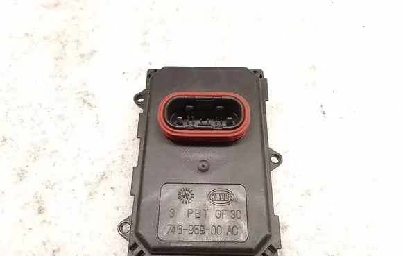 Volkswagen Touareg II Headlight ballast module Xenon 8U0941329