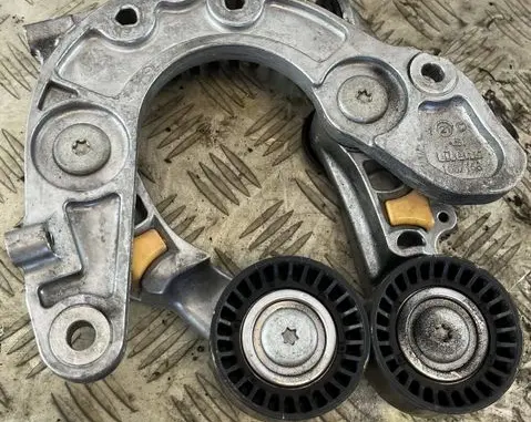 Renault Austral Alternator belt tensioner 117508947R