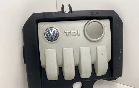 Volkswagen Touran I Engine cover (trim) 03G103925