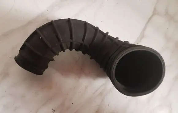 Volvo V70 Air intake hose/pipe 08634143