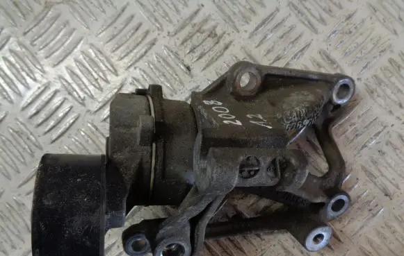 Peugeot 2008 I Generator/alternator bracket 9676870780