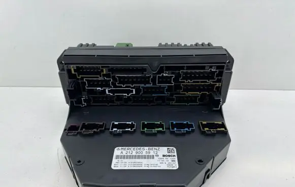 Mercedes-Benz C W204 Fuse module A2129025405