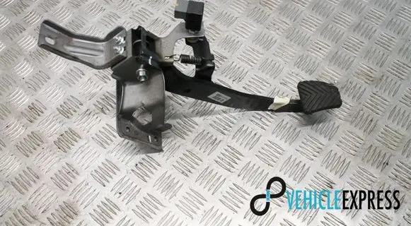 KIA Sportage Brake pedal 328002S950