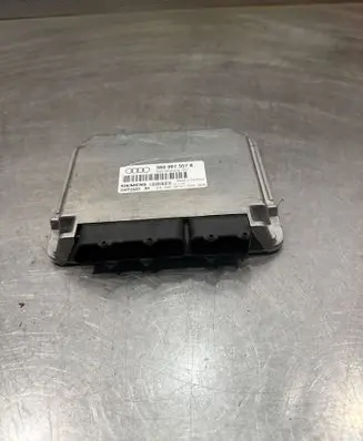 Audi A4 S4 B5 8D Engine control unit/module 3B0907557B 5WP433304