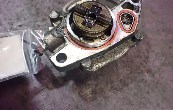 Ford Fiesta Vacuum pump 9637413980
