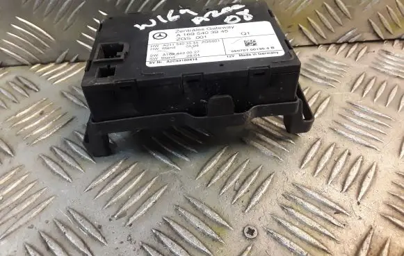 Mercedes-Benz A W169 Gateway control module 1695403945 A1695403945