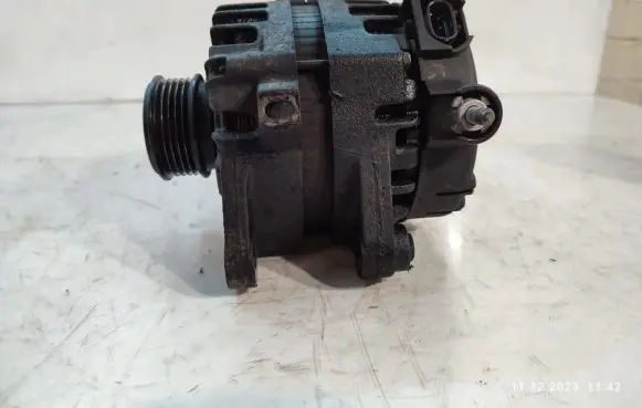 KIA Sportage Generator/alternator 373002A850