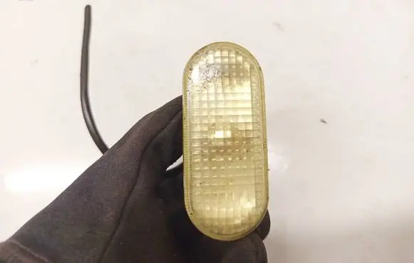 Volkswagen PASSAT B5 Front fender indicator light 1j5949117