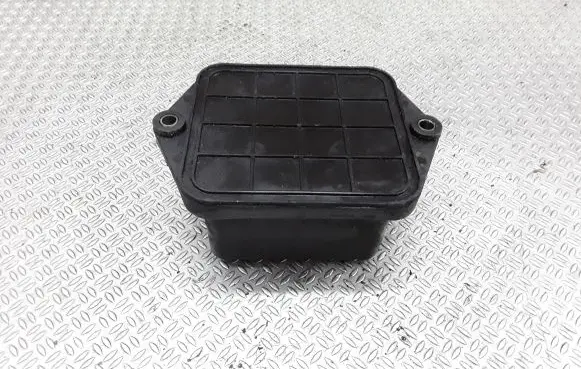 Vacuum air tank